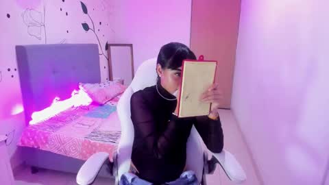 emma_rouxx online show from March 2026 07:24:02 PM