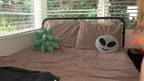 Snapshot of emma_ruby chatting on December 2024 05:05:02 PM Emma Ruby online show from December 2024 05:05:02 PM