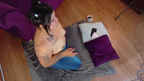 Snapshot of emma_s3xxy chatting on June 2026 10:21:02 AM emma online show from June 2026 10:21:02 AM