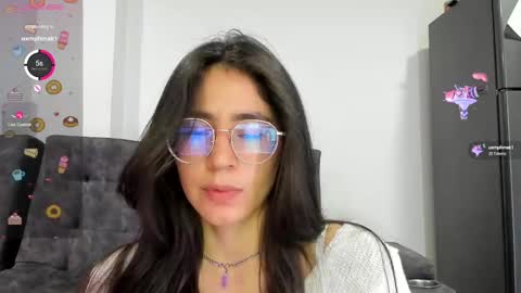 Emma online show from February 2025 05:15:02 AM