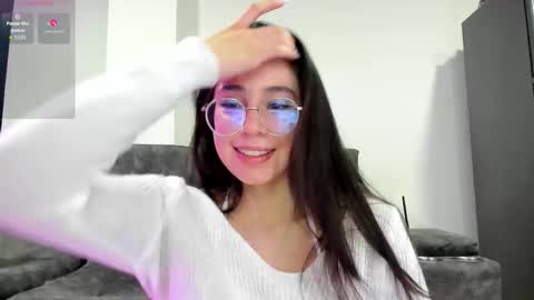 Emma online show from December 2025 04:18:02 AM