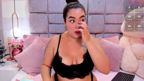 Emma  online show from November 2025 05:03:01 PM