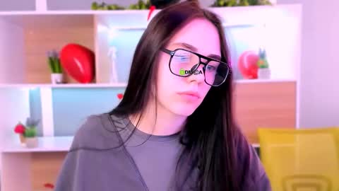 emma_swee online show from February 2026 06:10:02 AM