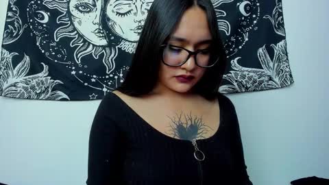 Snapshot of emma_timli1 chatting on October 2025 06:16:01 PM Emma online show from October 2025 06:16:01 PM