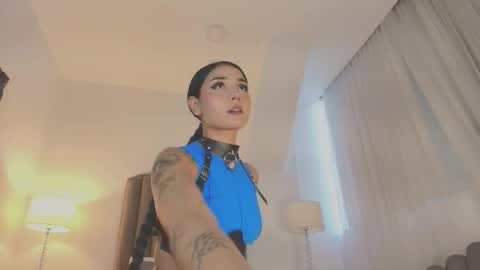 Snapshot of emma_torres__ chatting on November 2025 12:38:01 PM Ema online show from November 2025 12:38:01 PM