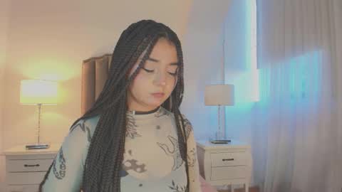 Snapshot of emma_torres__ chatting on November 2025 12:04:01 PM Ema online show from November 2025 12:04:01 PM