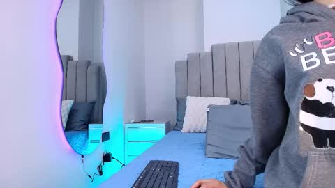 Snapshot of emma_trix chatting on November 2025 11:54:02 AM Emma online show from November 2025 11:54:02 AM