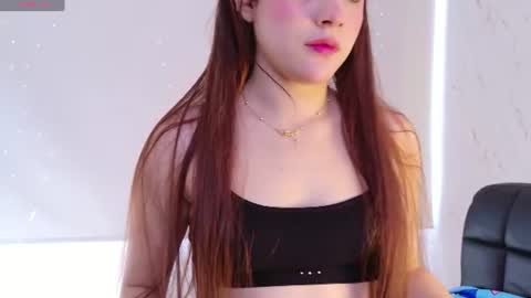 Snapshot of emma_wattsoon chatting on July 2026 02:54:01 PM emma_wattsoon online show from July 2026 02:54:01 PM