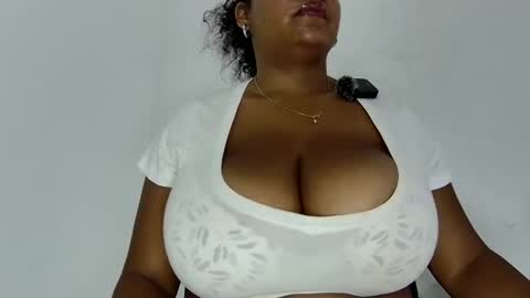 Snapshot of emmaa_5 chatting on November 2025 01:39:02 AM emma 5 online show from November 2025 01:39:02 AM