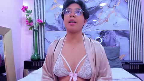 Emma  online show from September 2025 02:46:02 AM