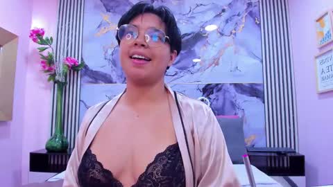Emma  online show from September 2025 02:59:02 AM