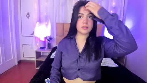 Emma online show from December 2025 08:03:01 PM