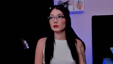 Emma  online show from November 2025 10:56:01 PM