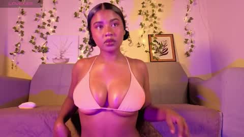 Snapshot of emmaconneer chatting on November 2025 02:41:01 PM Emma online show from November 2025 02:41:01 PM