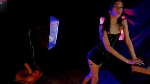 Snapshot of emmaduque chatting on December 2025 04:50:02 AM Emma Duque online show from December 2025 04:50:02 AM