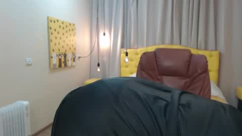 emmaellison924117 online show from May 2026 06:40:01 AM
