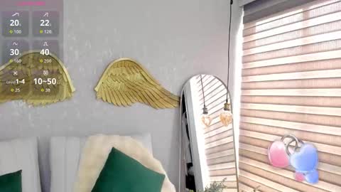  Emma Ferrary  online show from November 2025 02:26:01 PM