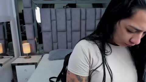 EMMA HILL online show from December 2025 11:04:02 AM