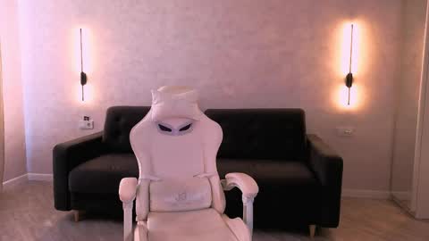 Emma online show from April 2026 06:22:02 AM