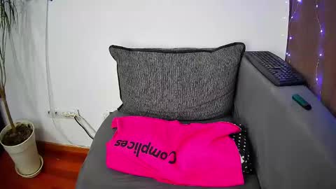 Snapshot of emmakros chatting on March 2025 03:49:01 PM emmakros online show from March 2025 03:49:01 PM