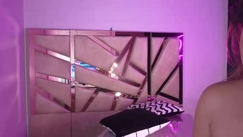 Emma online show from February 2025 07:54:01 PM