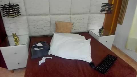 Snapshot of emmalodgge chatting on March 2026 08:04:01 PM emmaLogge online show from March 2026 08:04:01 PM