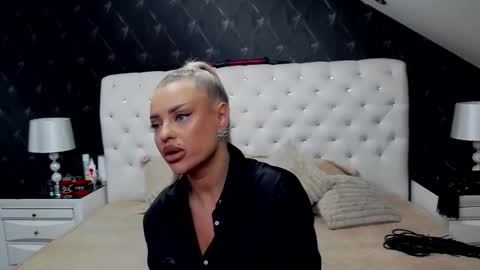 Emma Mavis online show from February 2026 11:14:01 AM