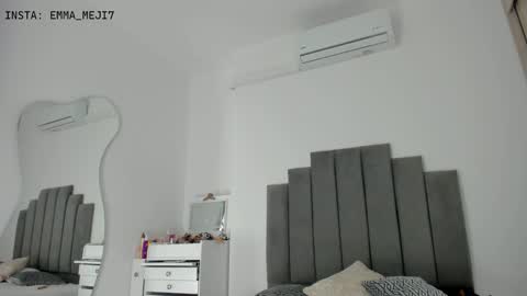 Snapshot of emmamejia7 chatting on December 2024 12:44:02 PM online show from December 2024 12:44:02 PM