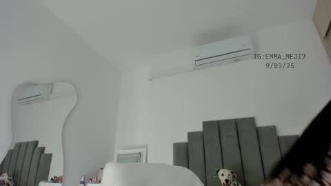 Snapshot of emmamejia7 chatting on March 2025 01:54:01 PM online show from March 2025 01:54:01 PM