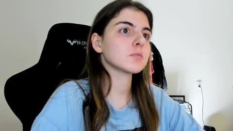 Emma online show from December 2025 07:54:02 PM