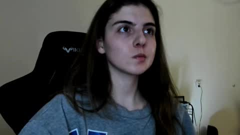 Snapshot of emmamon chatting on December 2025 08:49:01 PM Emma online show from December 2025 08:49:01 PM