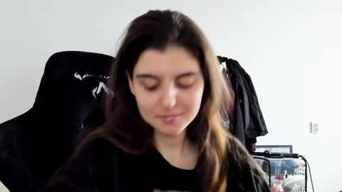 Snapshot of emmamon chatting on January 2026 10:08:02 AM Emma online show from January 2026 10:08:02 AM