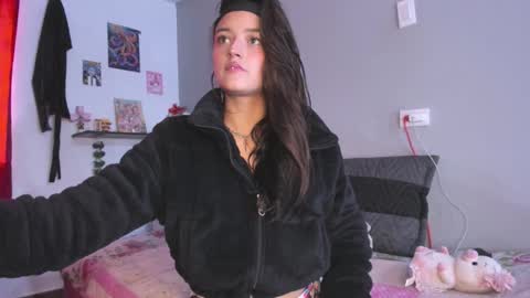 Emmantho online show from September 2025 08:44:01 PM