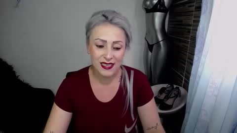 Snapshot of emmarizzoo chatting on May 2026 08:06:01 PM Emma online show from May 2026 08:06:01 PM