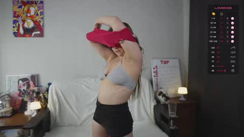 Mia online show from September 2025 03:50:01 AM