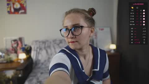 Mia online show from September 2025 03:39:02 PM