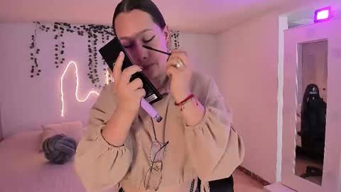 Snapshot of emmatorres9 chatting on September 2025 03:39:01 PM Emma Torres online show from September 2025 03:39:01 PM