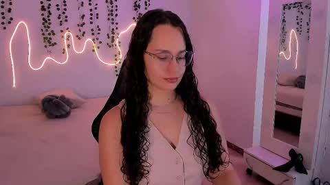 Snapshot of emmatorres9 chatting on October 2025 02:17:02 PM Emma Torres online show from October 2025 02:17:02 PM