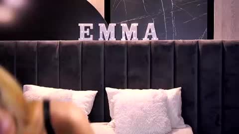 Snapshot of emmawilll chatting on August 2026 12:01:02 AM emmawilll online show from August 2026 12:01:02 AM