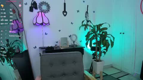 Snapshot of emmax_x chatting on September 2025 11:39:02 PM EMMA online show from September 2025 11:39:02 PM