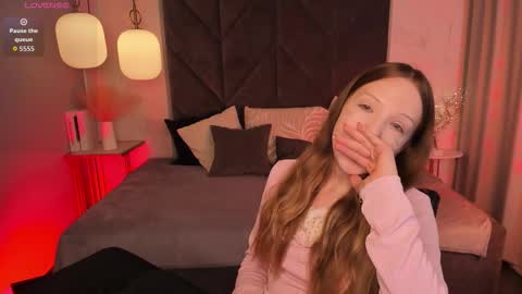 Snapshot of emmazing_ chatting on February 2026 09:05:02 PM Iris online show from February 2026 09:05:02 PM