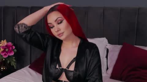 Snapshot of emmelyn_ chatting on March 2026 04:48:01 AM Emm online show from March 2026 04:48:01 AM