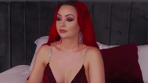 Snapshot of emmelyn_ chatting on March 2026 05:00:02 AM Emm online show from March 2026 05:00:02 AM