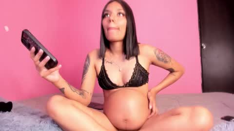 Snapshot of emmi_00 chatting on December 2025 04:29:02 AM Emmi online show from December 2025 04:29:02 AM