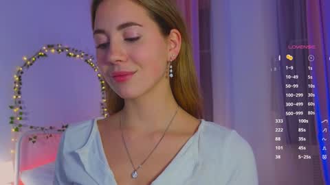 Snapshot of emmi_rosee chatting on January 2025 03:43:01 PM Miss Emmi online show from January 2025 03:43:01 PM