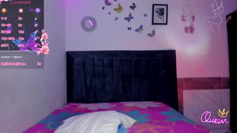 Snapshot of emmie_bunny chatting on May 2026 04:07:02 AM Emmie online show from May 2026 04:07:02 AM
