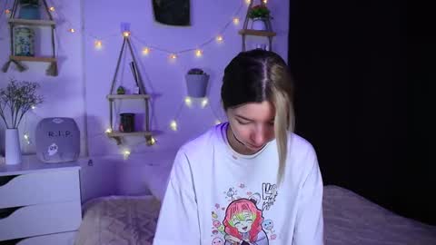 emmie_everly online show from October 2025 07:12:02 PM