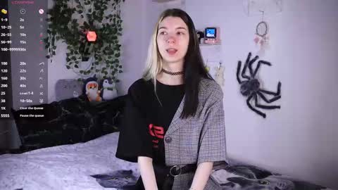 emmie_everly online show from November 2025 02:50:01 PM