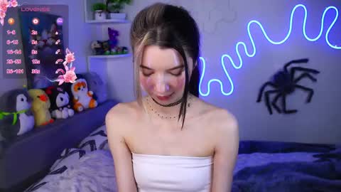 Snapshot of emmie_everly chatting on May 2026 09:09:01 PM emmie_everly online show from May 2026 09:09:01 PM