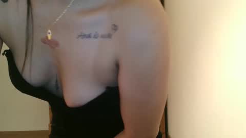 Snapshot of emmie_xxx chatting on December 2024 06:32:01 AM emmie online show from December 2024 06:32:01 AM